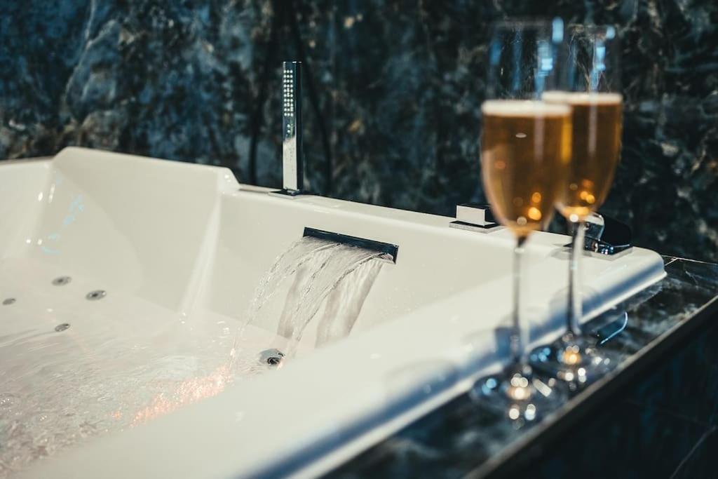 Le Duplex De L'Etoile Home Cinema Jacuzzi Et Sauna Privatif Longmesnil Exteriér fotografie